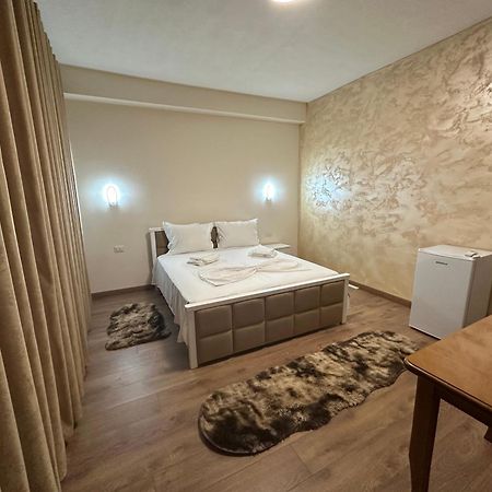 Guni Inn Krujë Extérieur photo