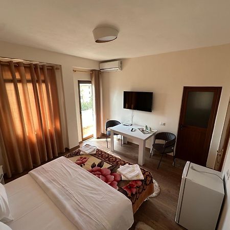 Guni Inn Krujë Extérieur photo