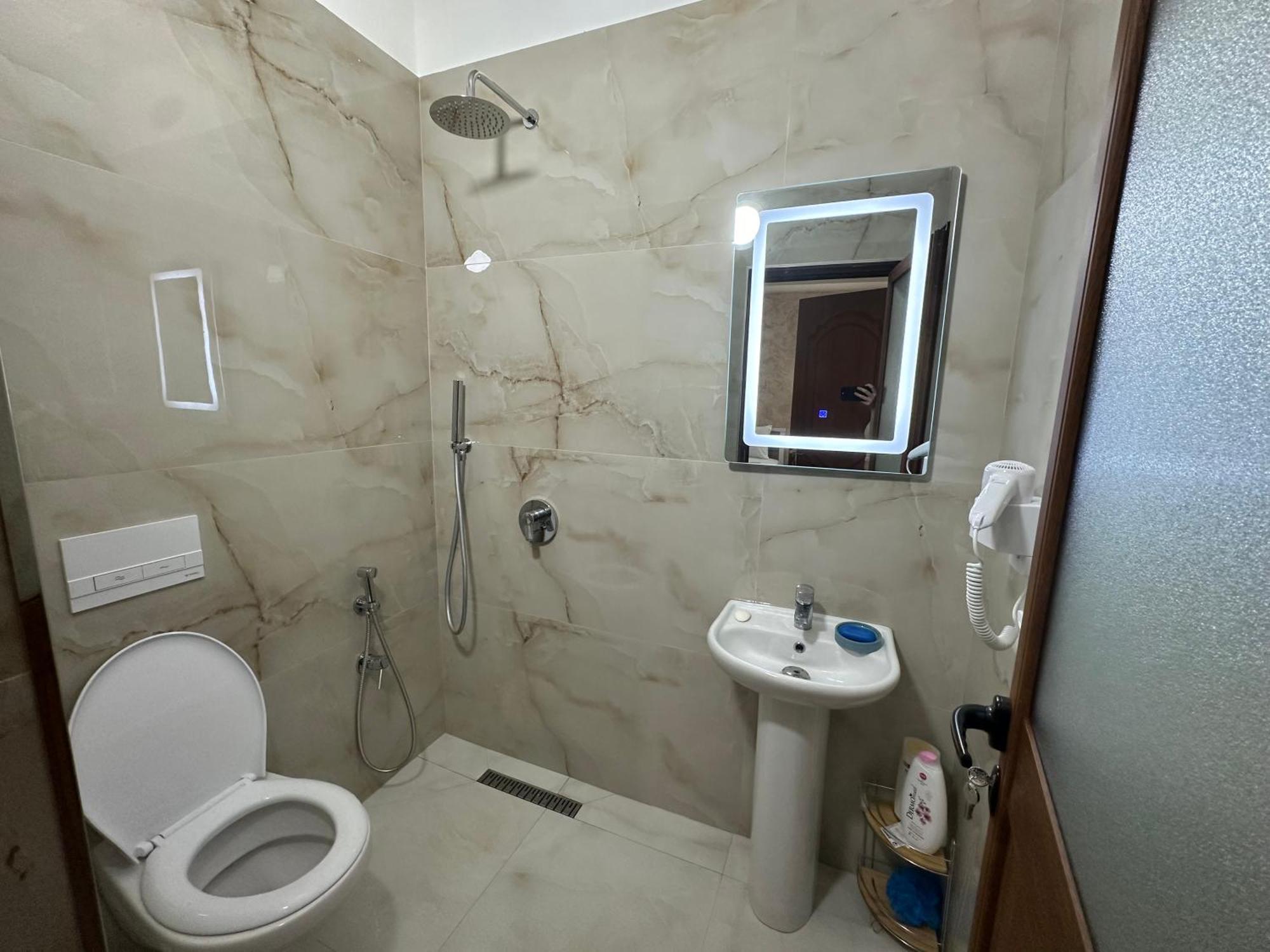 Guni Inn Krujë Extérieur photo